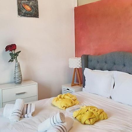 Cozy Penthouse In A New Business Building In City Center. Free Private Parking Lägenhet Cluj-Napoca Exteriör bild