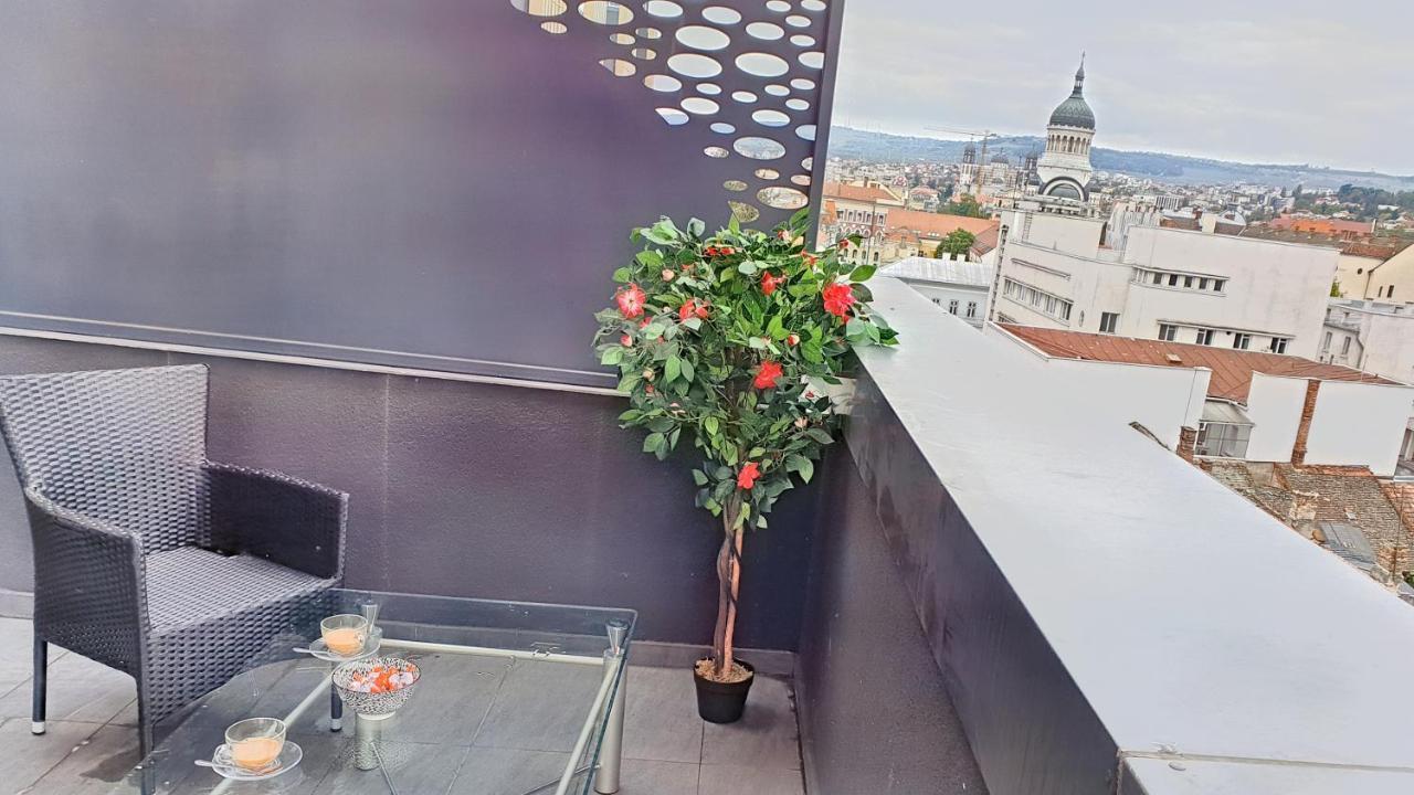 Cozy Penthouse In A New Business Building In City Center. Free Private Parking Lägenhet Cluj-Napoca Exteriör bild