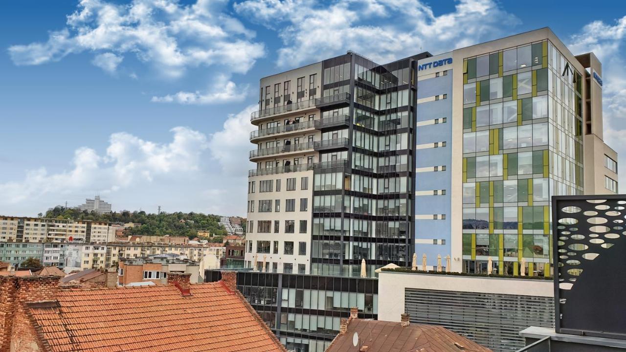 Cozy Penthouse In A New Business Building In City Center. Free Private Parking Lägenhet Cluj-Napoca Exteriör bild
